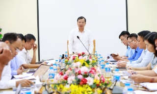Tiếp tục quan tâm thực hiện tốt công tác dân tộc, tôn giáo 